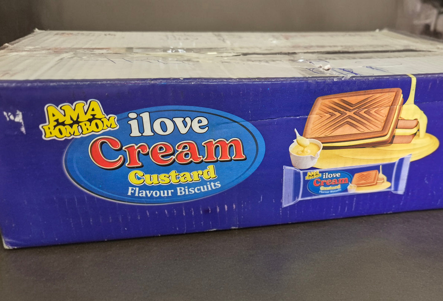I love Cream Biscuits Box of 24's - Ama Bom